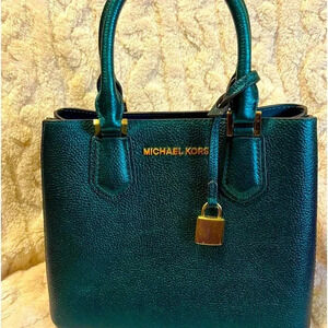 Michael Kors Elegant Green Pebble Tote